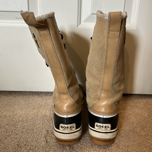 Sorel boots - Picture 3 of 5